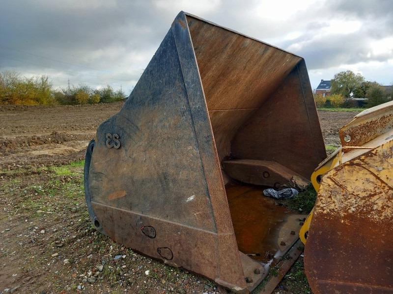 Komatsu WA480-8 - Bucket for Construction machinery: picture 1 Komatsu WA480-8 - Bucket for Construction machinery: picture 1