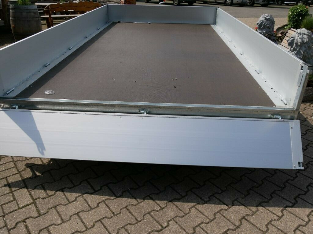 Pritschenhochlader Tandem WST Edition Pritschenhochlader Tandem WST Edition - Dropside/ Flatbed trailer: picture 4 Pritschenhochlader Tandem WST Edition Pritschenhochlader Tandem WST Edition - Dropside/ Flatbed trailer: picture 4