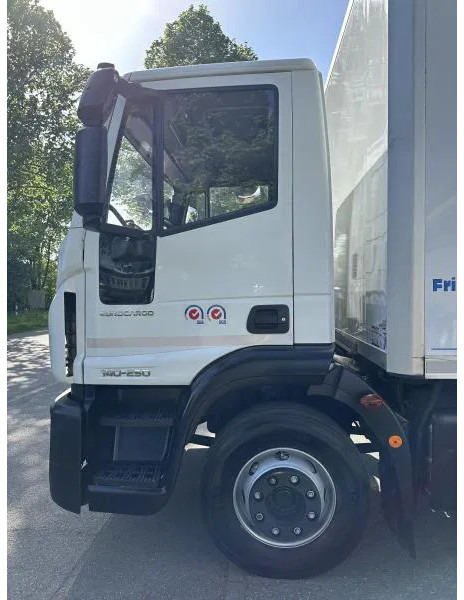 Iveco EuroCargo 140 140-250 Tiefkühl Multitemp Mitsubishi DIESEL - Refrigerator truck: picture 3 Iveco EuroCargo 140 140-250 Tiefkühl Multitemp Mitsubishi DIESEL - Refrigerator truck: picture 3