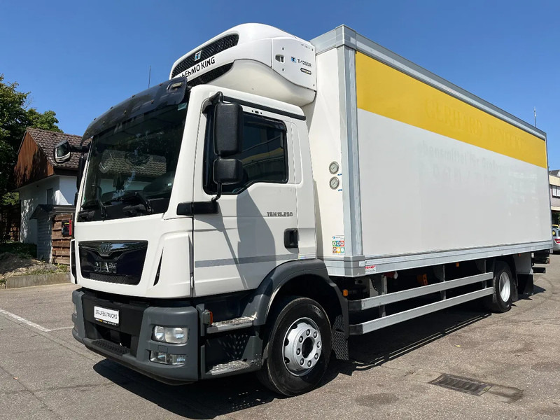 MAN TGM 15.250 *Bi-/Multitemp*Tiefkühlfahrzeug*POLARUS-Tiefkühlkoffer*MBB-C 2000 S LBW* - Refrigerator truck: picture 1 MAN TGM 15.250 *Bi-/Multitemp*Tiefkühlfahrzeug*POLARUS-Tiefkühlkoffer*MBB-C 2000 S LBW* - Refrigerator truck: picture 1