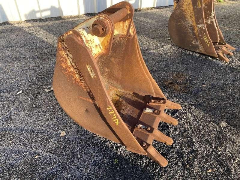 CATERPILLAR 570mm - type tractopelle - Excavator bucket: picture 4 CATERPILLAR 570mm - type tractopelle - Excavator bucket: picture 4