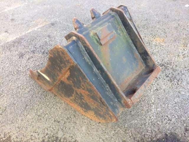 VOLVO 380mm - VOVLO 2,5 Tonnes - Excavator bucket: picture 3 VOLVO 380mm - VOVLO 2,5 Tonnes - Excavator bucket: picture 3