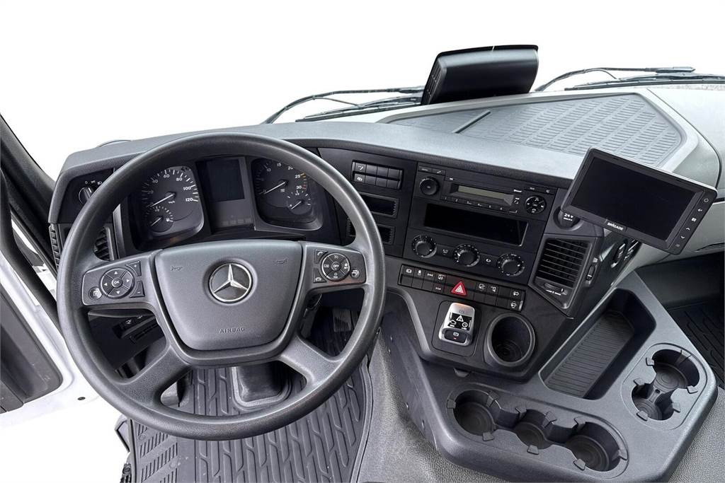 Interior photo 3: Box truck Mercedes-Benz ACTROS 1827 5 KSA-kori +PL