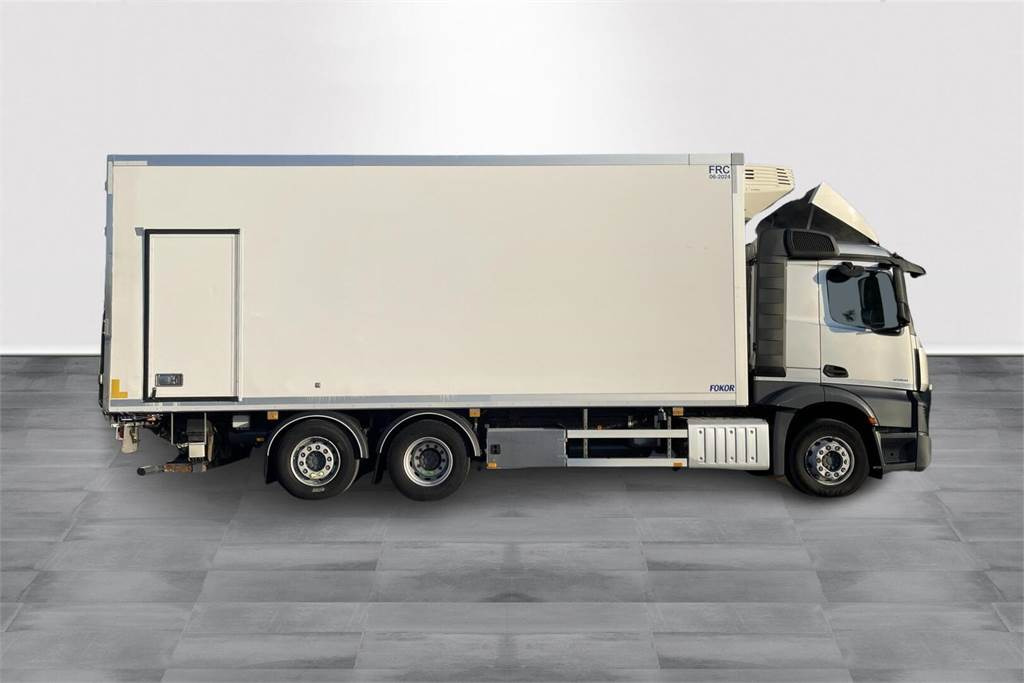 Mercedes-Benz ACTROS L 2551 6x2 FRC 06/2027 - Isothermal truck: picture 4 Mercedes-Benz ACTROS L 2551 6x2 FRC 06/2027 - Isothermal truck: picture 4