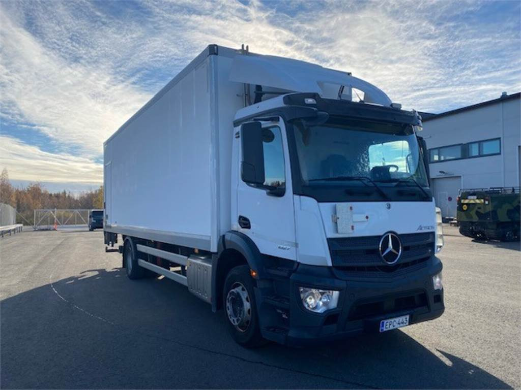 Mercedes-Benz Actros 5 1827L - Box truck: picture 2 Mercedes-Benz Actros 5 1827L - Box truck: picture 2