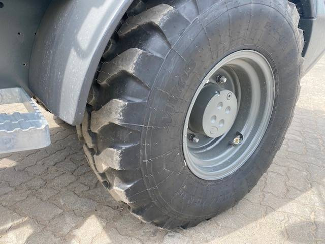 Wheel loader Liebherr L 504 Compact EUR 949,- MIETE / RENTAL (12002036): picture 10