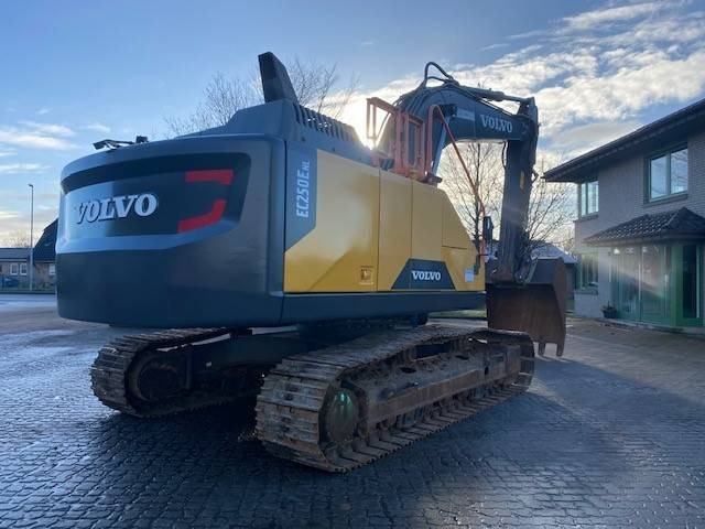 Volvo EC 250 E NL MIETE / RENTAL (12001056) - Crawler excavator: picture 4 Volvo EC 250 E NL MIETE / RENTAL (12001056) - Crawler excavator: picture 4