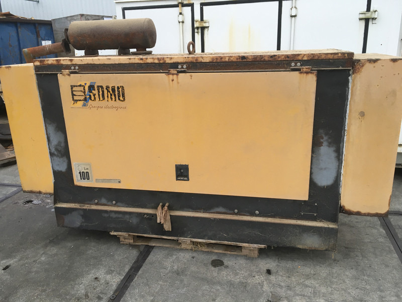 Perkins T6.354.4 GENERATOR 87 KVA USED - Generator set: picture 1 Perkins T6.354.4 GENERATOR 87 KVA USED - Generator set: picture 1