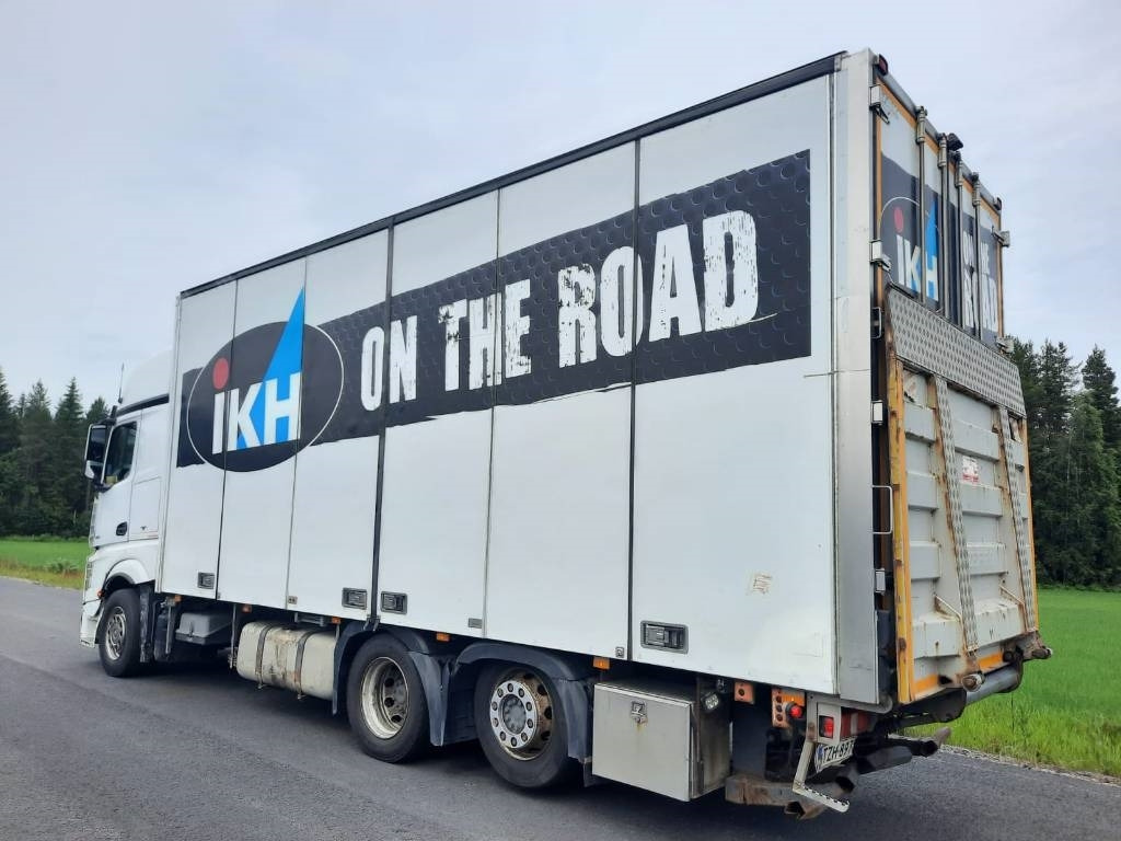 Mercedes-Benz Actros 2551 - Box truck: picture 3 Mercedes-Benz Actros 2551 - Box truck: picture 3