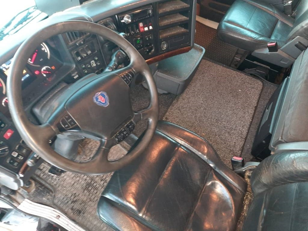 Scania R 560 - Dropside/ Flatbed truck: picture 5 Scania R 560 - Dropside/ Flatbed truck: picture 5