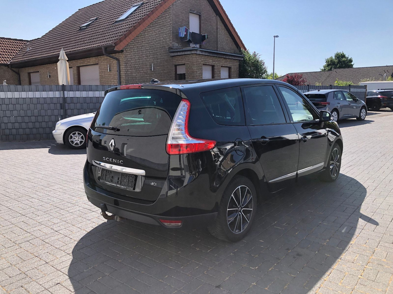 Renault Scenic Grand 2.0 dCi 150 BOSE Edition,Automatik - Passenger van: picture 2 Renault Scenic Grand 2.0 dCi 150 BOSE Edition,Automatik - Passenger van: picture 2