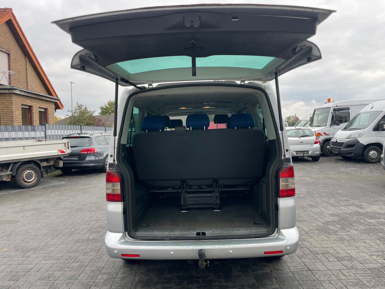 Passenger van Volkswagen T5 2.5 TDi Caravelle 4Motion 8-Sitzer: picture 18 Passenger van Volkswagen T5 2.5 TDi Caravelle 4Motion 8-Sitzer: picture 18