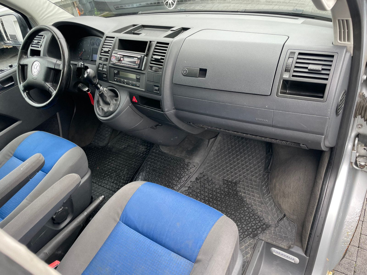 Passenger van Volkswagen T5 2.5 TDi Caravelle 4Motion 8-Sitzer: picture 14 Passenger van Volkswagen T5 2.5 TDi Caravelle 4Motion 8-Sitzer: picture 14