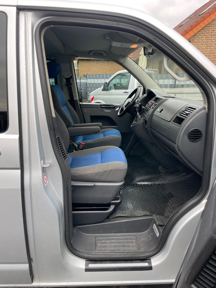Passenger van Volkswagen T5 2.5 TDi Caravelle 4Motion 8-Sitzer: picture 12 Passenger van Volkswagen T5 2.5 TDi Caravelle 4Motion 8-Sitzer: picture 12