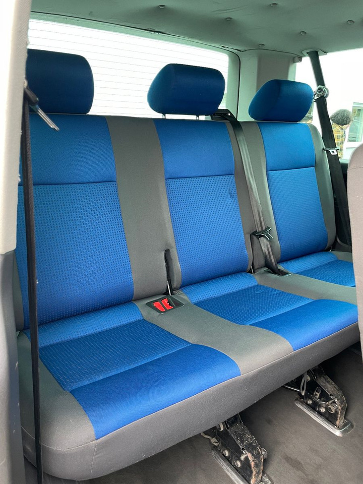Passenger van Volkswagen T5 2.5 TDi Caravelle 4Motion 8-Sitzer: picture 17 Passenger van Volkswagen T5 2.5 TDi Caravelle 4Motion 8-Sitzer: picture 17