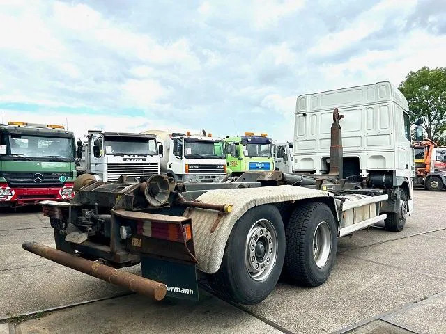 DAF 95.480 XF SPACECAB 6x2 WITH HOOK-ARM SYSTEM (EURO 3 / ZF16 MANUAL GEARBOX / ZF-INTARDER / STEEL-/AIR SUSPENSION / AIRCONDITIONIN - Hook lift truck: picture 3 DAF 95.480 XF SPACECAB 6x2 WITH HOOK-ARM SYSTEM (EURO 3 / ZF16 MANUAL GEARBOX / ZF-INTARDER / STEEL-/AIR SUSPENSION / AIRCONDITIONIN - Hook lift truck: picture 3