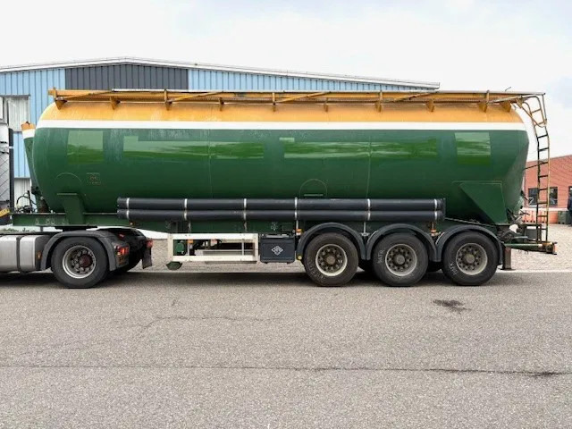 Feldbinder KIP48 3 3-AXLE 48M3 KIPPING SILO TRAILER (SAF AXLES / DRUM BRAKES / 4 COMPARTMENTS) - Tank semi-trailer: picture 5 Feldbinder KIP48 3 3-AXLE 48M3 KIPPING SILO TRAILER (SAF AXLES / DRUM BRAKES / 4 COMPARTMENTS) - Tank semi-trailer: picture 5