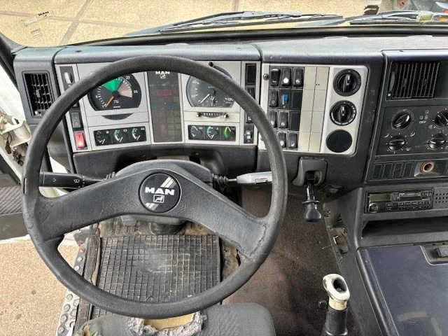 Cab chassis truck MAN 26.414 FNL-T (6-CILINDERHEADS) 6x4 CHASSIS (EURO 2 / ZF16 MANUAL GEARBOX / REDUCTION AXLES): picture 6