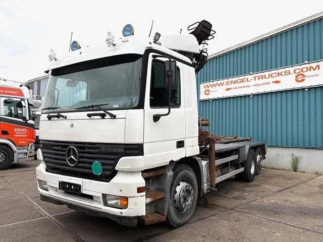 Mercedes-Benz Actros 2540 L 6x2 MP1 WITH V-CRANE & HOOK-ARM SYSTEM (EPS WITH CLUTCH (3 PEDALS) / REDUCTION AXLE / STEEL-/AIR SUSPENSION / P.T. - Hook lift truck, Crane truck: picture 1 Mercedes-Benz Actros 2540 L 6x2 MP1 WITH V-CRANE & HOOK-ARM SYSTEM (EPS WITH CLUTCH (3 PEDALS) / REDUCTION AXLE / STEEL-/AIR SUSPENSION / P.T. - Hook lift truck, Crane truck: picture 1