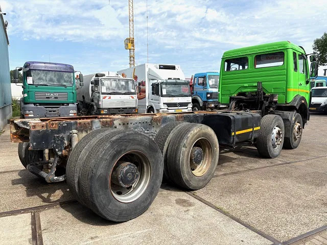 Mercedes-Benz SK 3335K 8x4 FULL STEEL CHASSIS (ZF16 MANUAL GEARBOX / RETARDER / FULL STEEL SUSPENSION / REDUCTION AXLES) - Cab chassis truck: picture 3 Mercedes-Benz SK 3335K 8x4 FULL STEEL CHASSIS (ZF16 MANUAL GEARBOX / RETARDER / FULL STEEL SUSPENSION / REDUCTION AXLES) - Cab chassis truck: picture 3