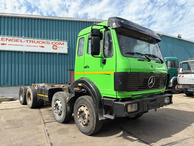 Mercedes-Benz SK 3335K 8x4 FULL STEEL CHASSIS (ZF16 MANUAL GEARBOX / RETARDER / FULL STEEL SUSPENSION / REDUCTION AXLES) - Cab chassis truck: picture 2 Mercedes-Benz SK 3335K 8x4 FULL STEEL CHASSIS (ZF16 MANUAL GEARBOX / RETARDER / FULL STEEL SUSPENSION / REDUCTION AXLES) - Cab chassis truck: picture 2