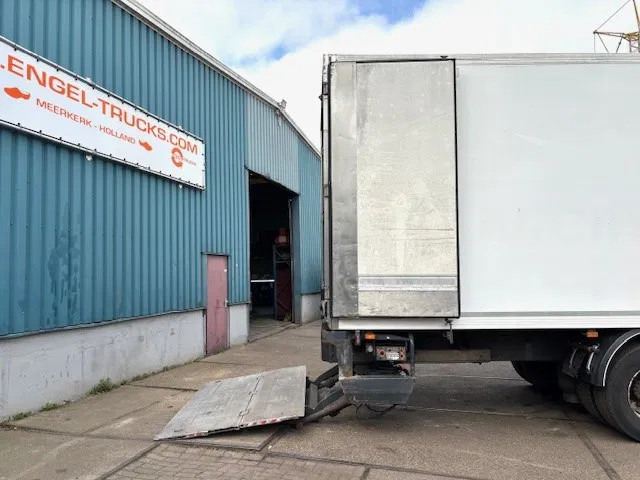 Refrigerator truck Renault D 19 D320 SLEEPERCAB 4x2 LAMBERET / THERMOKING (EURO 6 / RETARDER / AUTOMATIC GEARBOX / AIRCONDITIONING): picture 10