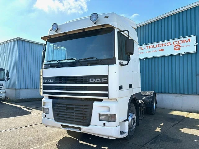 DAF 95.380 XF SPACECAB (EURO 2 / ZF16 MANUAL GEARBOX / D.E.B. ENGINE BRAKE / AIRCONDITIONING) - Tractor unit: picture 1 DAF 95.380 XF SPACECAB (EURO 2 / ZF16 MANUAL GEARBOX / D.E.B. ENGINE BRAKE / AIRCONDITIONING) - Tractor unit: picture 1