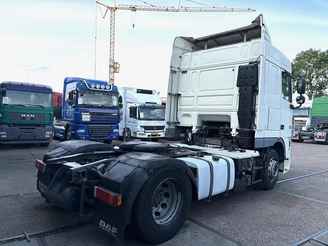 DAF XF 105.460 SPACECAB (ZF-MANUAL GEARBOX / 2x DIESELTANK / MX-ENGINE BRAKE / AIRCONDITIONING / FRIDGE / ETC. - Tractor unit: picture 3 DAF XF 105.460 SPACECAB (ZF-MANUAL GEARBOX / 2x DIESELTANK / MX-ENGINE BRAKE / AIRCONDITIONING / FRIDGE / ETC. - Tractor unit: picture 3