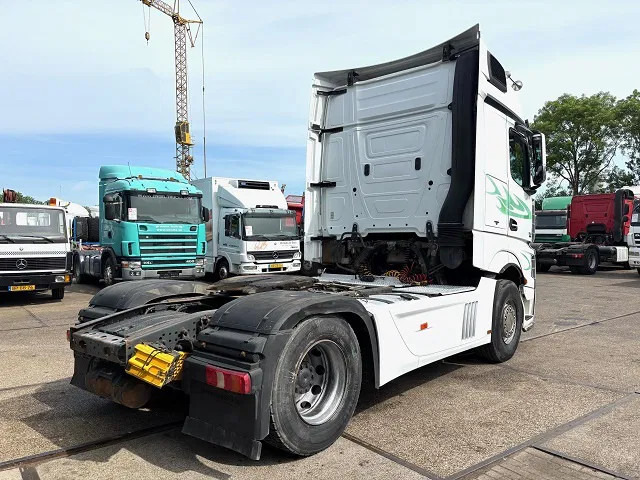Mercedes-Benz Actros 1845 LS BIGSPACE (RETARDER / EURO 5 / TELLIGENT GEARBOX / FULL SPOILERSET / 2x DIESELTANK / AIRCONDITIONING) - Tractor unit: picture 3 Mercedes-Benz Actros 1845 LS BIGSPACE (RETARDER / EURO 5 / TELLIGENT GEARBOX / FULL SPOILERSET / 2x DIESELTANK / AIRCONDITIONING) - Tractor unit: picture 3