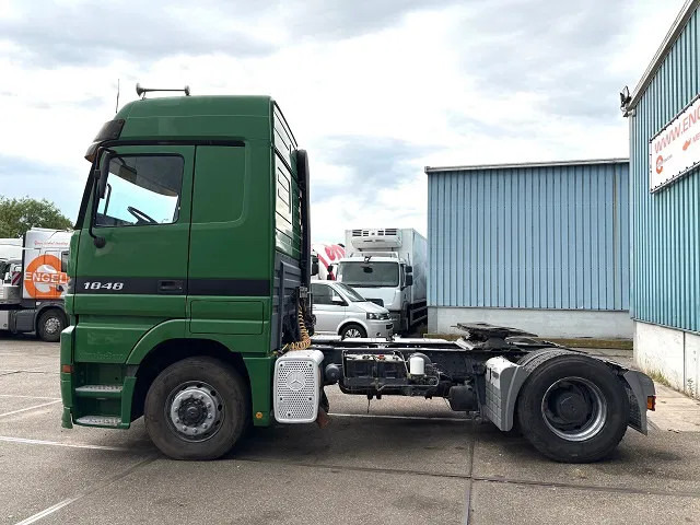 Mercedes-Benz Actros 1848 V8 MEGASPACE (EPS WITH CLUTCH (3 PEDALS) / REDUCTION AXLE / FRIDGE / ETC.) - Tractor unit: picture 5 Mercedes-Benz Actros 1848 V8 MEGASPACE (EPS WITH CLUTCH (3 PEDALS) / REDUCTION AXLE / FRIDGE / ETC.) - Tractor unit: picture 5