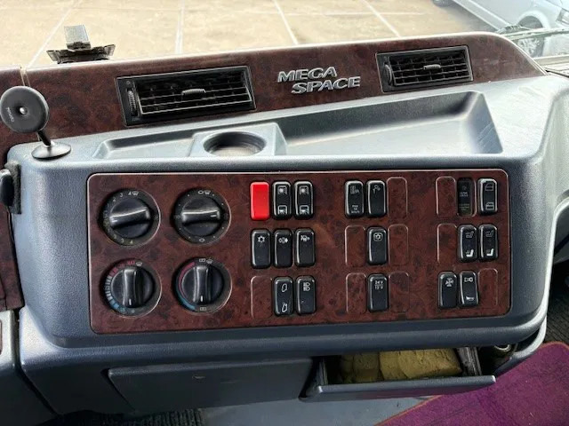Tractor unit Mercedes-Benz Actros 1857 LS (MP1) MEGASPACE (EPS WITH CLUTCH (3-PEDALS) / RETARDER / REDUCTION AXLE / AIRCONDITIONING): picture 8