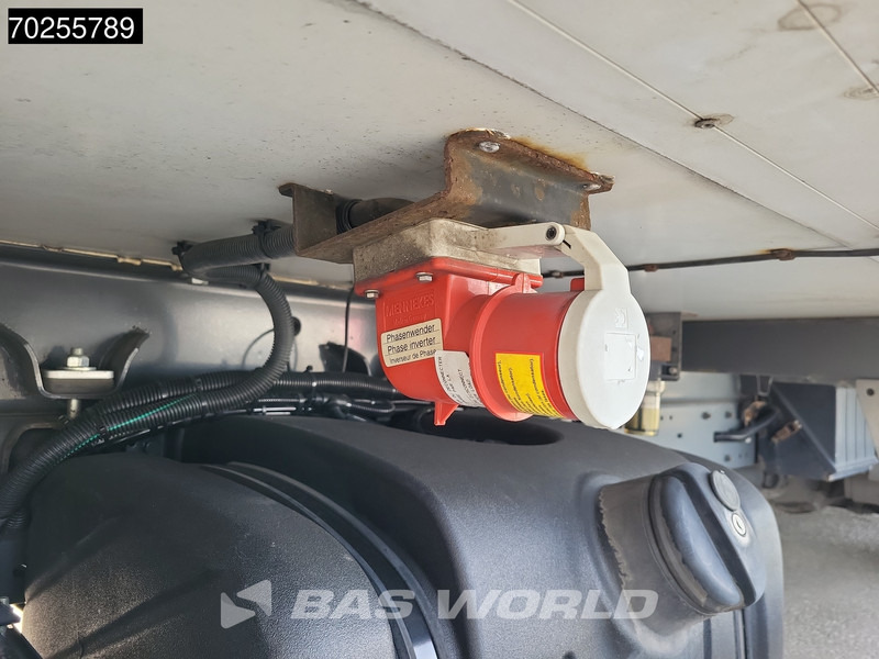 Refrigerator truck DAF LF 260 4X2 12t Carrier Supra 1150mt Bi-temp Ladebordwand ACC Euro 6: picture 12