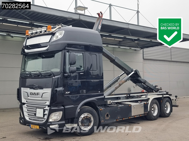 DAF XF 480 6X2 NL-Truck VDL S-30-6400 ACC Standklima Euro 6 - Hook lift truck: picture 1 DAF XF 480 6X2 NL-Truck VDL S-30-6400 ACC Standklima Euro 6 - Hook lift truck: picture 1
