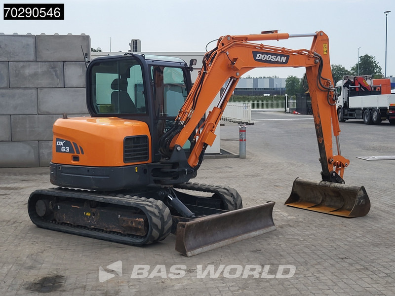 Mini excavator Doosan DX63-3: picture 8