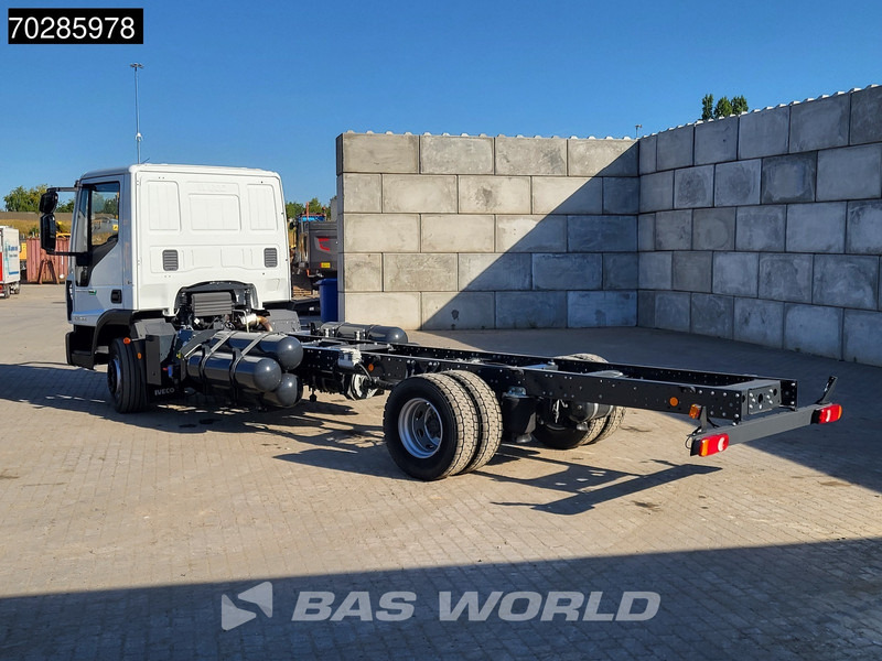 Iveco 120-210L 4X2 NEW 12tons chassis! CNG Engine TELMA Retarder Manual Euro 6 - Cab chassis truck: picture 2 Iveco 120-210L 4X2 NEW 12tons chassis! CNG Engine TELMA Retarder Manual Euro 6 - Cab chassis truck: picture 2