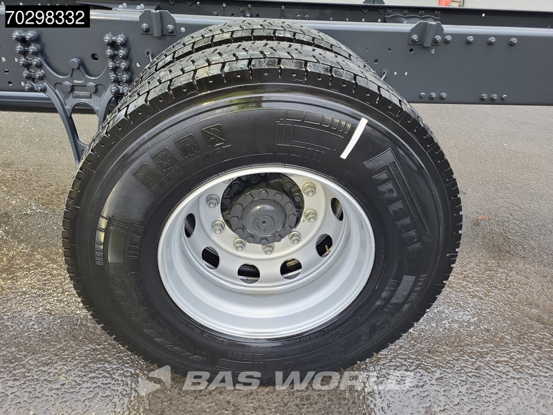 New Cab chassis truck Iveco S-Way 340 4X2 NEW chassis! Automatic Navi ACC LED Euro 6: picture 16