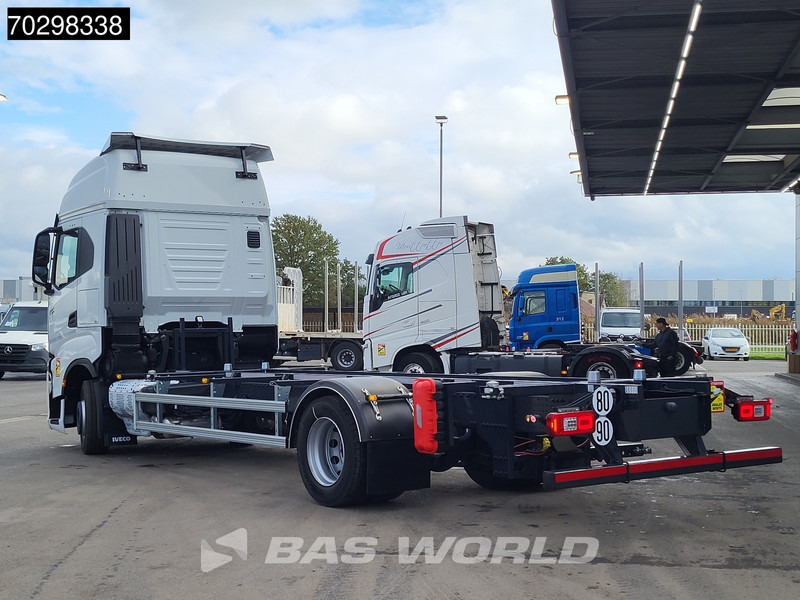 Iveco S-Way 460 4X2 NEW !! BDF Automatic Full air ACC Led Euro 6 - Container transporter/ Swap body truck: picture 2 Iveco S-Way 460 4X2 NEW !! BDF Automatic Full air ACC Led Euro 6 - Container transporter/ Swap body truck: picture 2