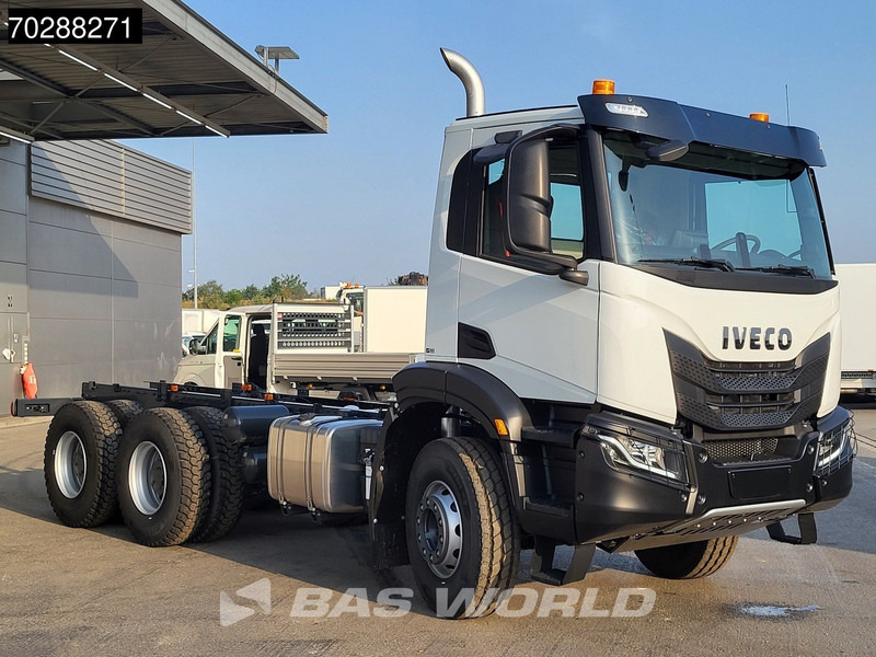 Iveco X-Way 460 6X4 New! Retarder Steelsuspension Big-Axle Navi Euro 6 - Cab chassis truck: picture 3 Iveco X-Way 460 6X4 New! Retarder Steelsuspension Big-Axle Navi Euro 6 - Cab chassis truck: picture 3