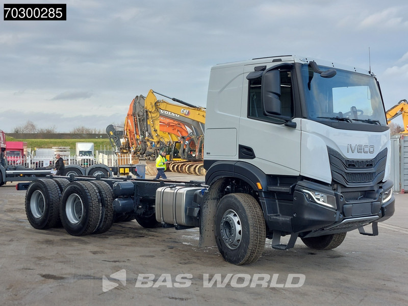 Iveco X-Way 500 X-Way 6X4 NEW 6x4 chassis Sleepercab Rear Air suspension Automatic Euro 6 - Cab chassis truck: picture 3 Iveco X-Way 500 X-Way 6X4 NEW 6x4 chassis Sleepercab Rear Air suspension Automatic Euro 6 - Cab chassis truck: picture 3