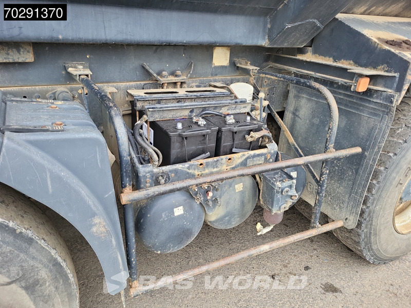 MAN TGA 35.480 8X4 BROKEN ENGINE 16m3 tipper Steel suspension Manual Retarder Euro 2 on lease MAN TGA 35.480 8X4 BROKEN ENGINE 16m3 tipper Steel suspension Manual Retarder Euro 2: picture 11