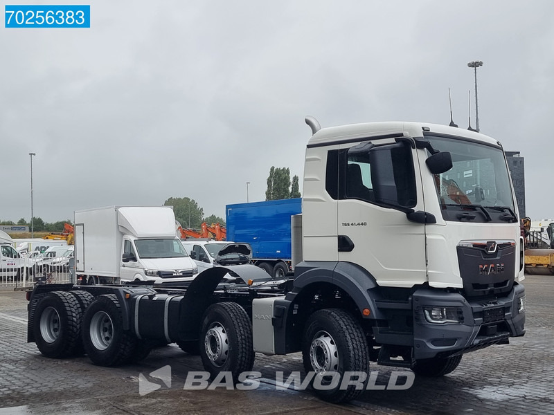 MAN TGS 41.440 8X4 NEW chassis Steelsuspension Automatic Euro 6 - Cab chassis truck: picture 3 MAN TGS 41.440 8X4 NEW chassis Steelsuspension Automatic Euro 6 - Cab chassis truck: picture 3