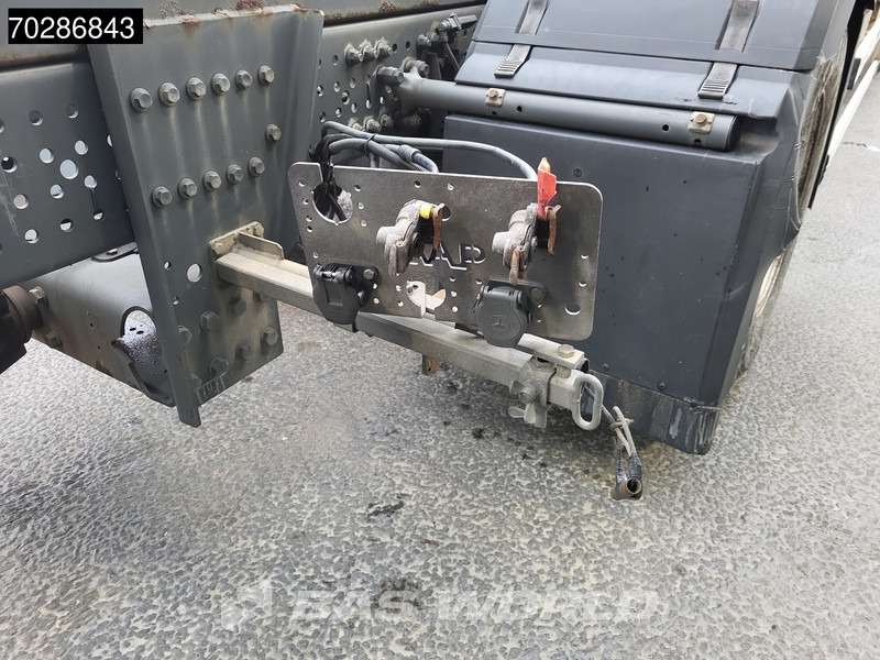 Container transporter/ Swap body truck Mercedes-Benz Actros 1843 4X2 BDF 2xTanks Automatic Euro 6: picture 15
