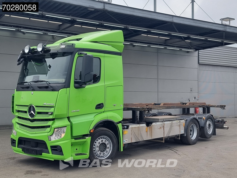Container transporter/ Swap body truck Mercedes-Benz Actros 2545 6X2 Hydraulic Liftable BDF system Lift+steering axle ADR Euro 6: picture 5