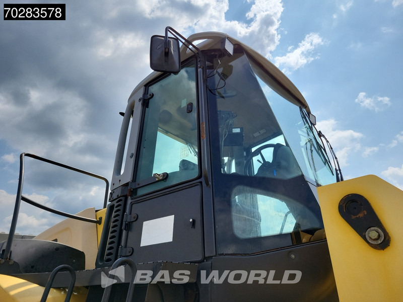 Wheel loader New Holland W270: picture 19