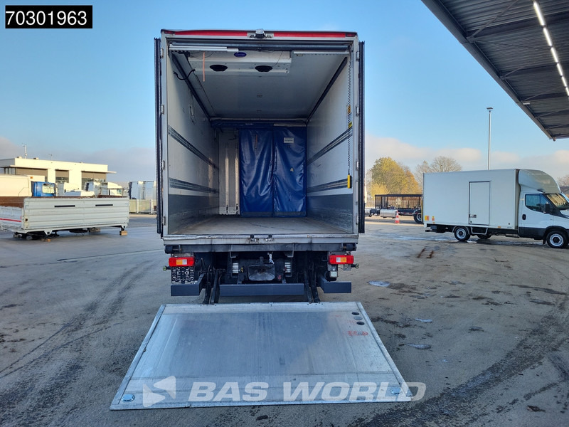 Renault T 430 6X2 Carrier SUPRA 1150 Mt 2000kg Ladebordwand Lift Axle Automatic Euro 6 - Refrigerator truck: picture 3 Renault T 430 6X2 Carrier SUPRA 1150 Mt 2000kg Ladebordwand Lift Axle Automatic Euro 6 - Refrigerator truck: picture 3