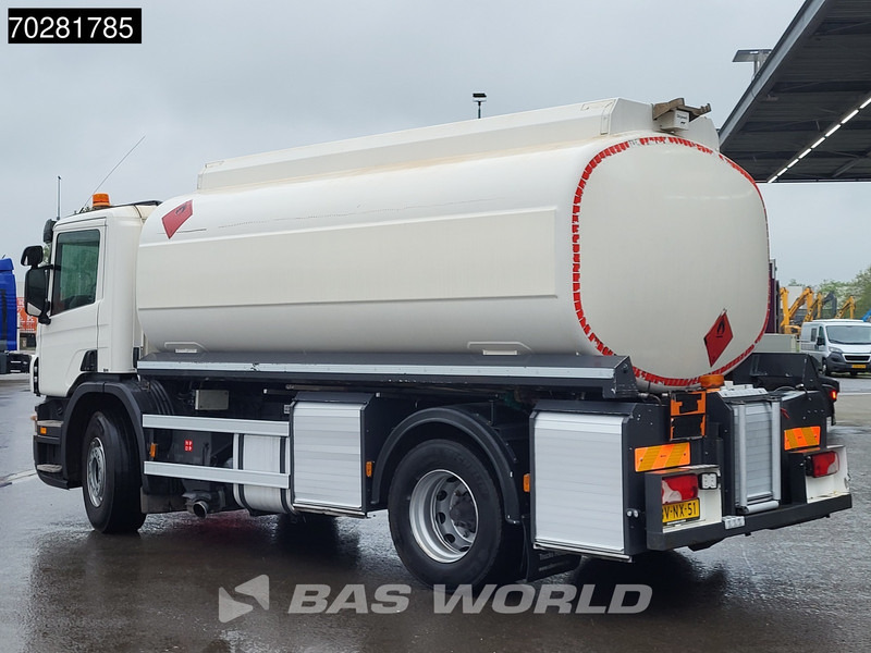 Scania P230 4X2 NL-Truck 3 compartments 16.300 Ltr ADR 3-Pedals Euro 5 - Tank truck: picture 2 Scania P230 4X2 NL-Truck 3 compartments 16.300 Ltr ADR 3-Pedals Euro 5 - Tank truck: picture 2