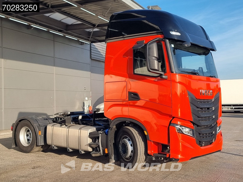 Iveco S-Way 490 4X2 DAMAGED! chassis bent 2x Tanks LED Navi Euro 6 - Tractor unit: picture 3 Iveco S-Way 490 4X2 DAMAGED! chassis bent 2x Tanks LED Navi Euro 6 - Tractor unit: picture 3