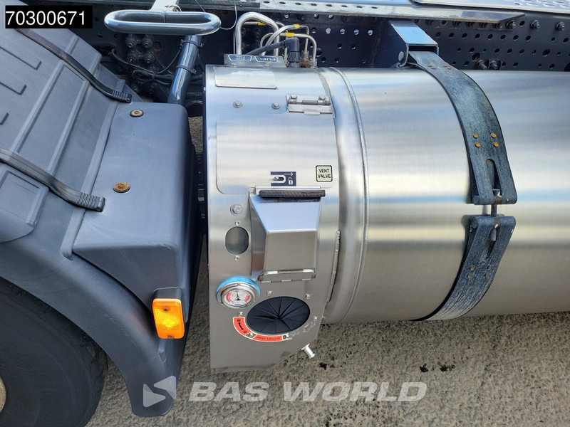 Tractor unit Iveco S-Way NP 460 4X2 LNG! NL-Truck Retarder 2xTanks ACC LED Euro 6: picture 15 Tractor unit Iveco S-Way NP 460 4X2 LNG! NL-Truck Retarder 2xTanks ACC LED Euro 6: picture 15
