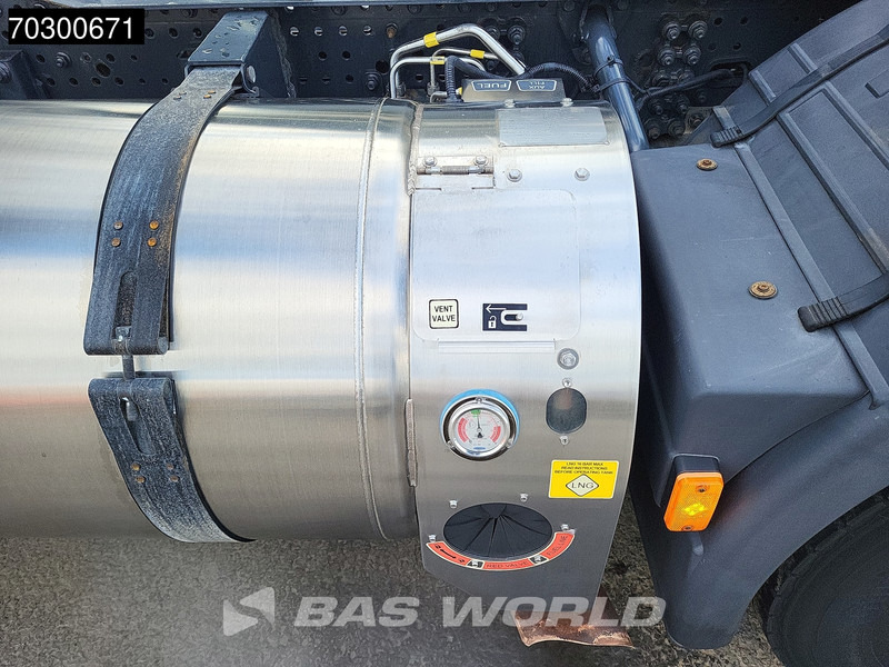 Tractor unit Iveco S-Way NP 460 4X2 LNG! NL-Truck Retarder 2xTanks ACC LED Euro 6: picture 13 Tractor unit Iveco S-Way NP 460 4X2 LNG! NL-Truck Retarder 2xTanks ACC LED Euro 6: picture 13