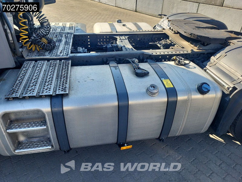 Tractor unit Mercedes-Benz Actros 1851 4X2 BigSpace 2xTanks Euro 6: picture 13 Tractor unit Mercedes-Benz Actros 1851 4X2 BigSpace 2xTanks Euro 6: picture 13